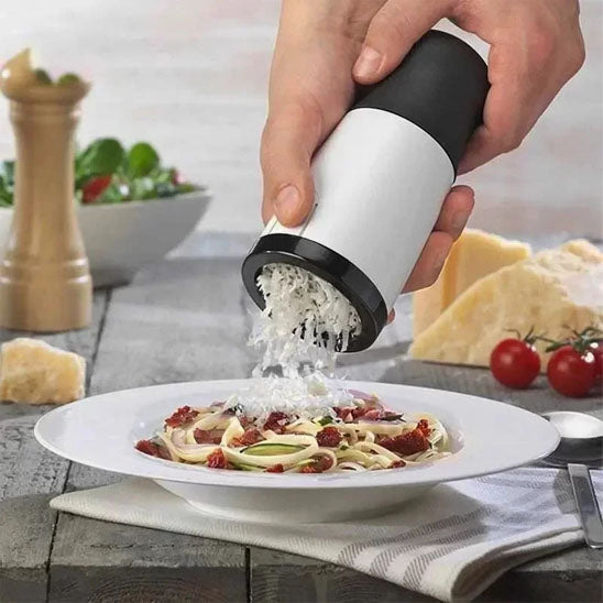 Râpe à fromage polyvalente