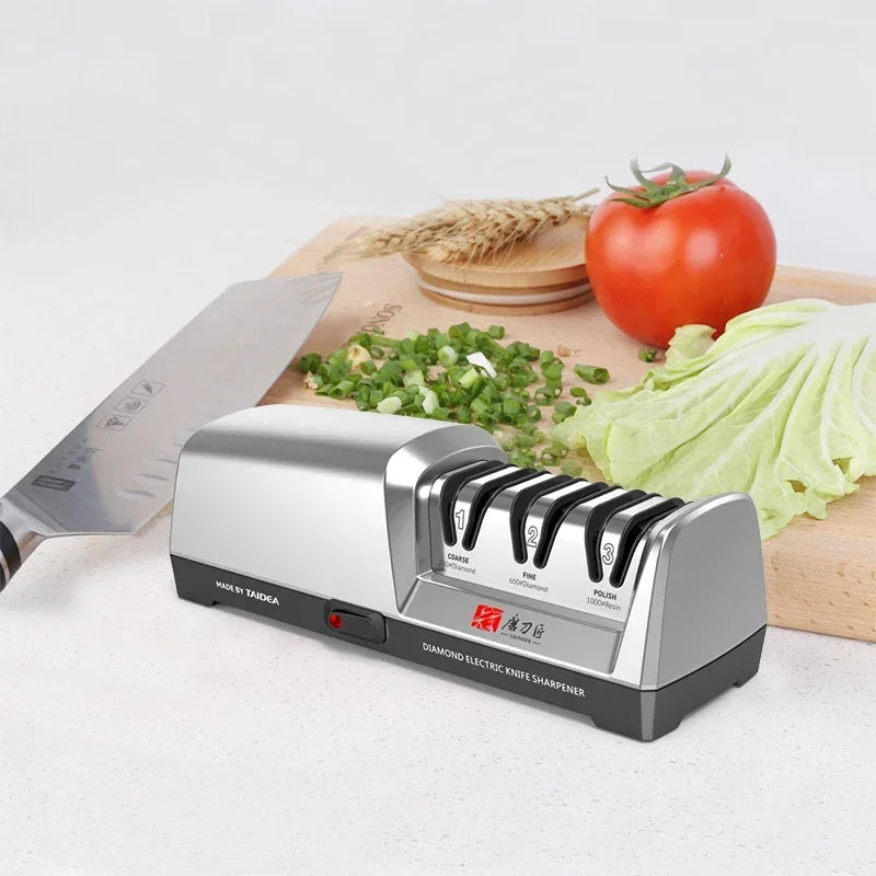 Compatibilité de l'affûteur électrique : couteau de chef, d'office, à fileter et couteau japonais.