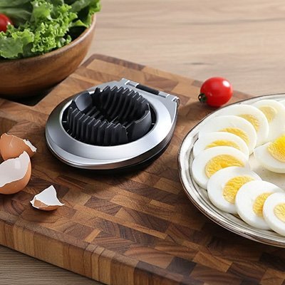 Détail du mécanisme à charnière du coupe oeuf Précision Express - Cuisinezchezvous.com