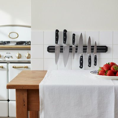 Porte couteaux magnétique pour un style de cuisine professionnelle - Cuisinezchezvous.com