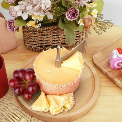 Trancheuse à fromage ergonomique pour raclette et plateaux - Cuisinezchezvous.com