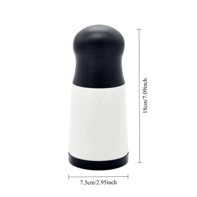 Vue éclatée montrant les parties amovibles de la râpe pour un nettoyage facile au lave-vaisselle.